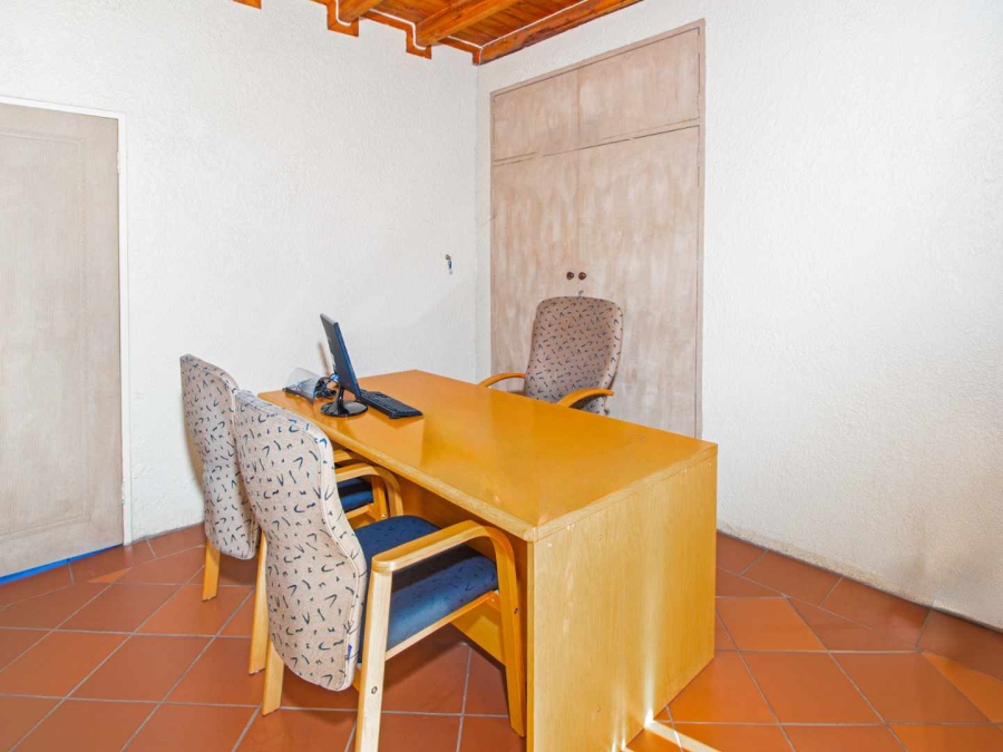 6 Bedroom Property for Sale in Schoemansville North West